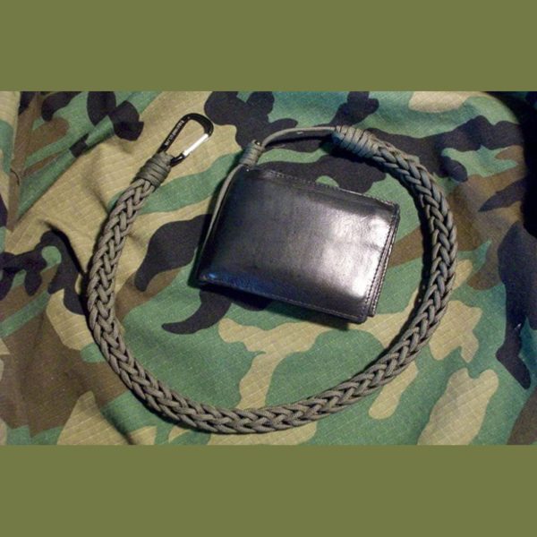 Paracord Garrote Necklace - Paracord Paul Bracelets and Military Dog Tag  Gear